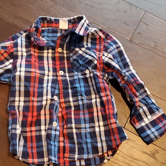 4 boy button up dress shirts - Picture 3 of 5